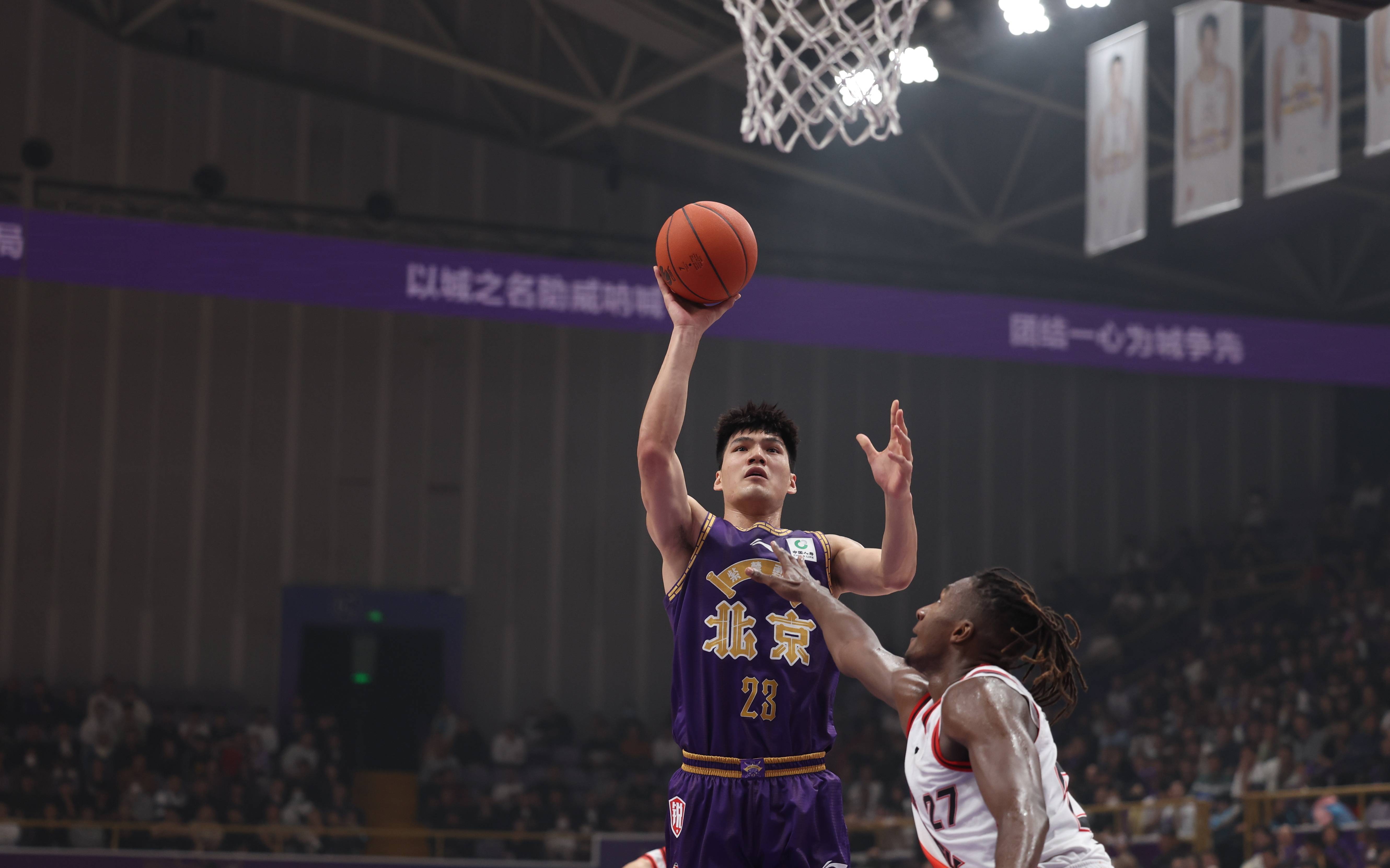 db gaming 官网-新秀球员锋芒毕露，表现引人瞩目